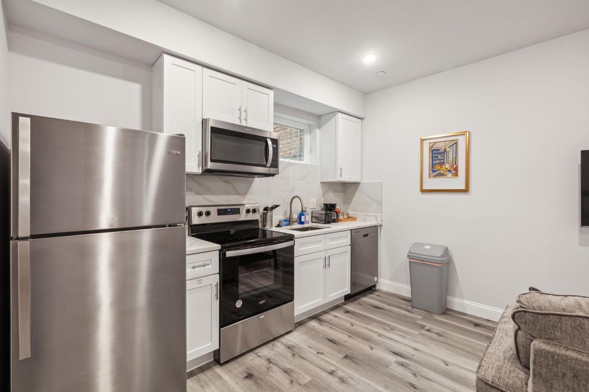 Apartment At Luna At Convention Center