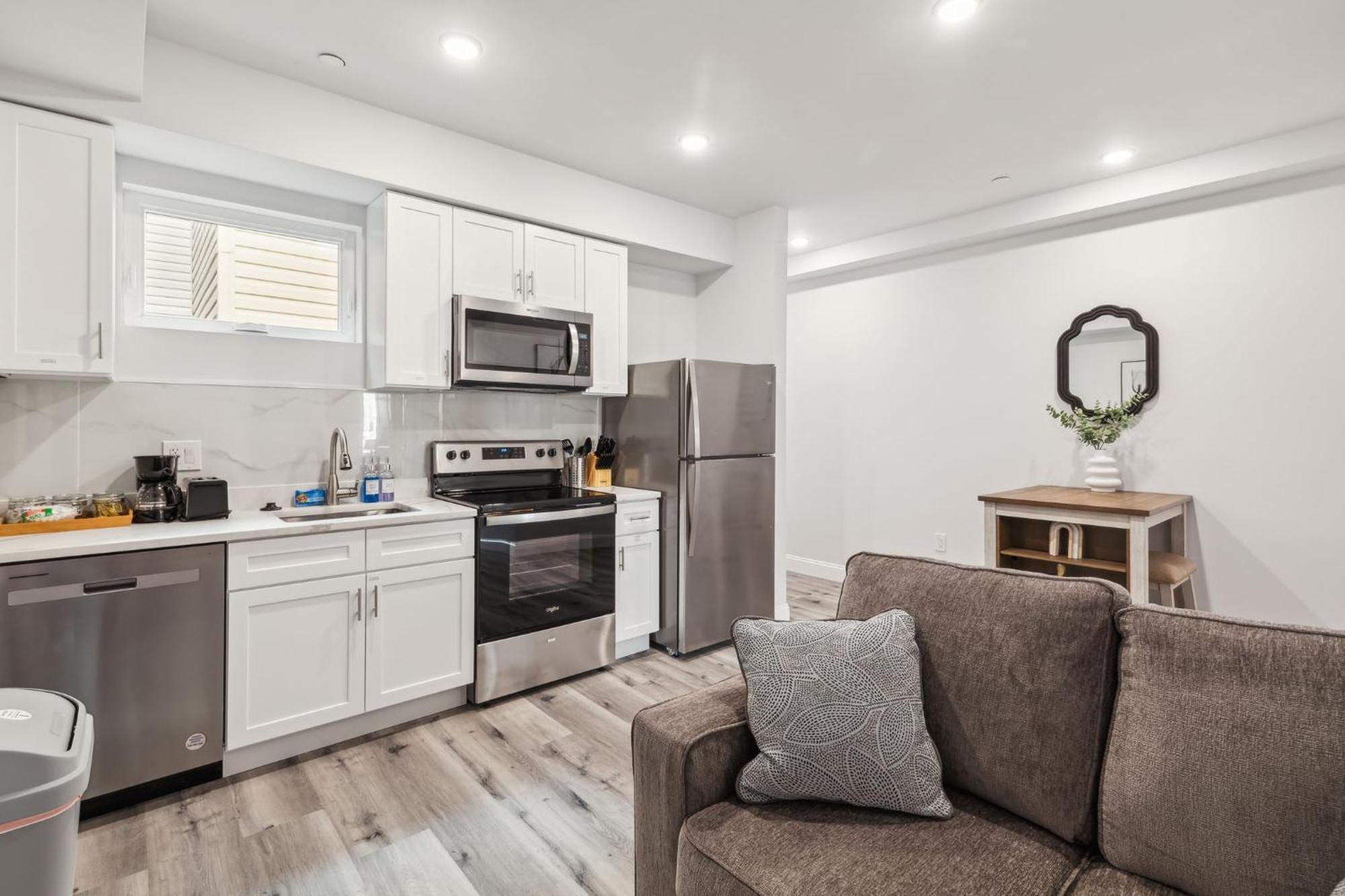 Apartment At Luna At Convention Center *