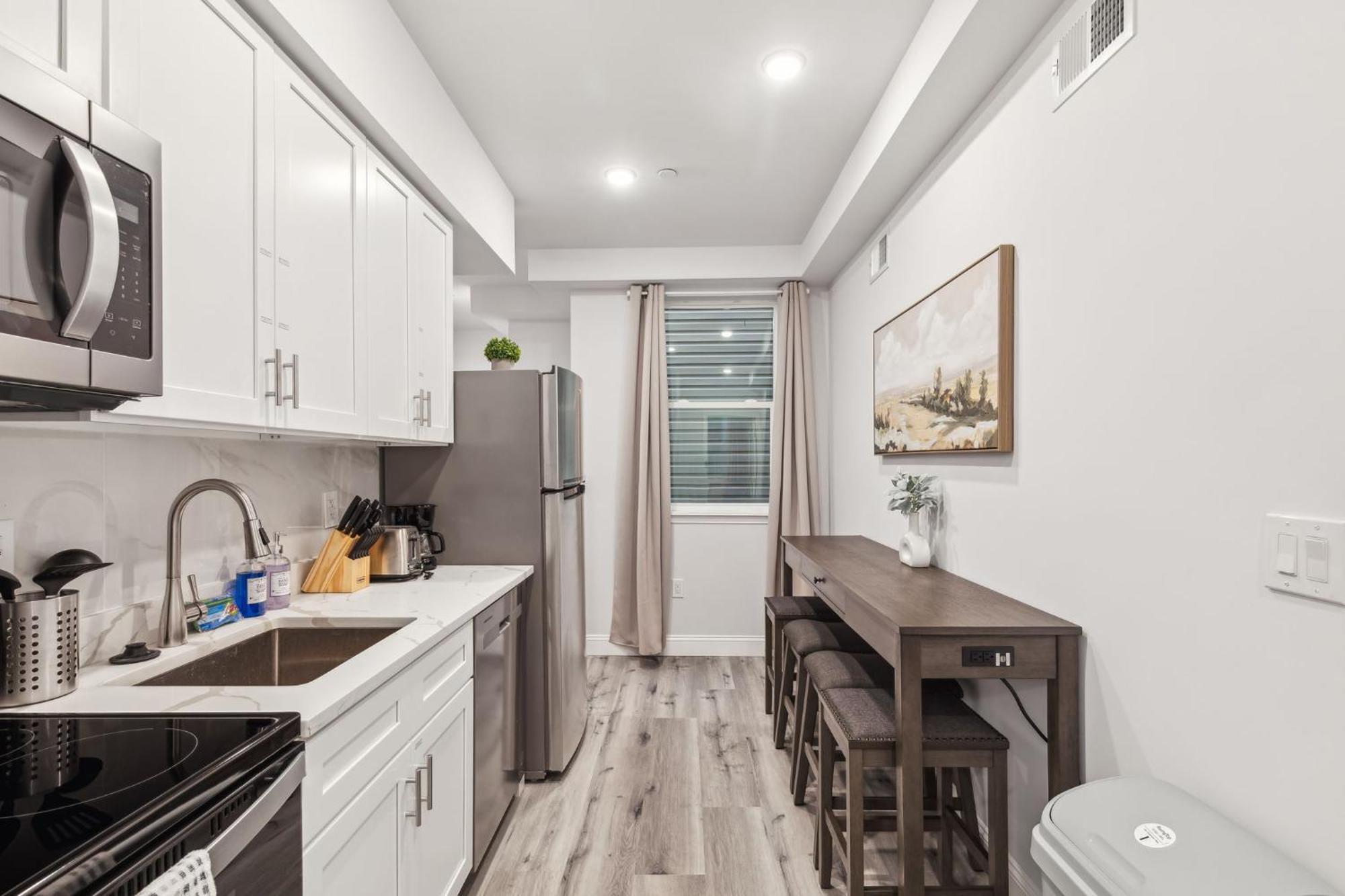 Apartment At Luna At Convention Center *
